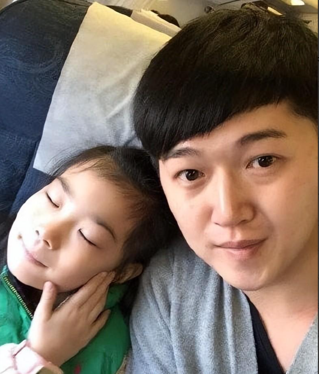 54岁李菁菁三婚三离老公都比她小患乳腺癌后与女儿相依为命