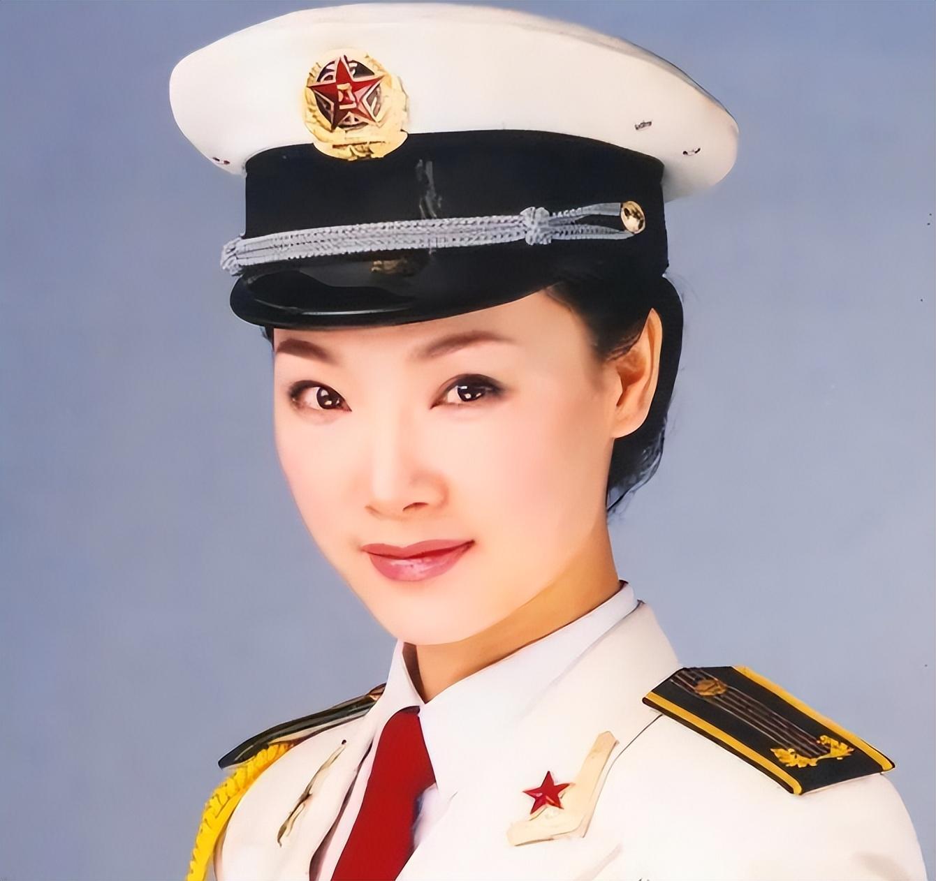 频繁出现在公众面前的歌唱家,吕薇很少在公众面前提起自己的个人隐私