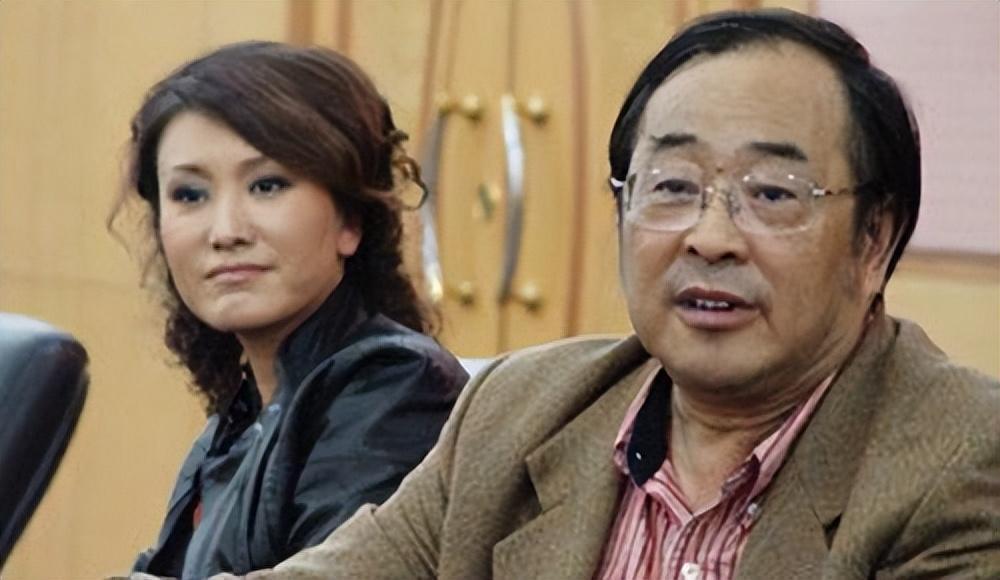 王茜嫁大23岁导演结婚9年丈夫去世后守寡7年完成丈夫遗愿