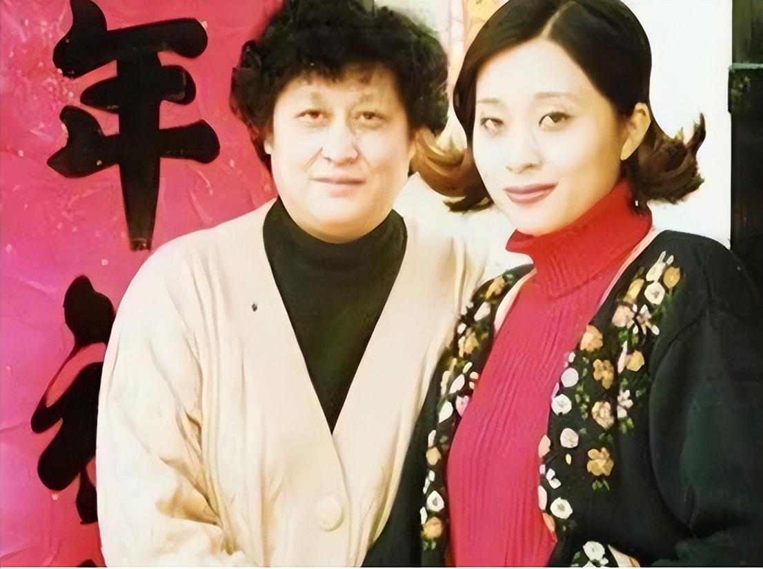 她曾5上春晚和潘长江范伟一同搭档丈夫去世后无奈淡出舞台