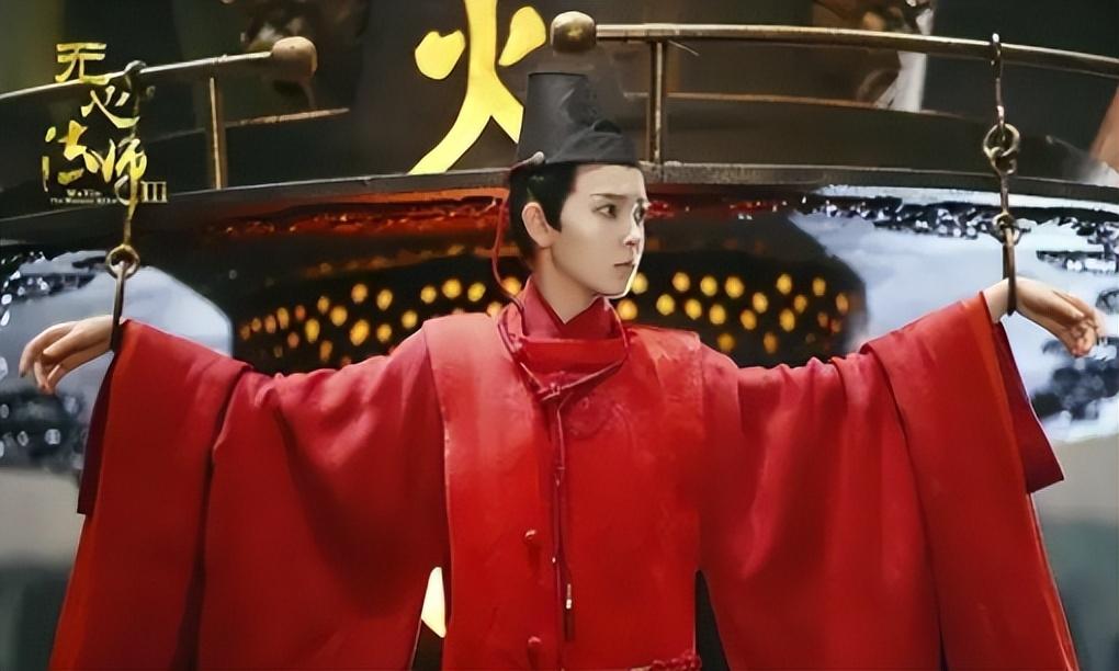 回顾离谱古装剧越来越糊弄观众黄头发吃西餐鸭脖当灵石