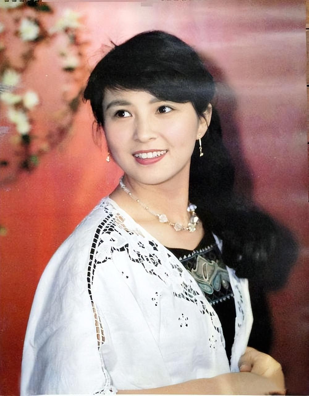 演员赵燕国彰走红后娶瑞典妻子如今恩爱25年生下混血女儿