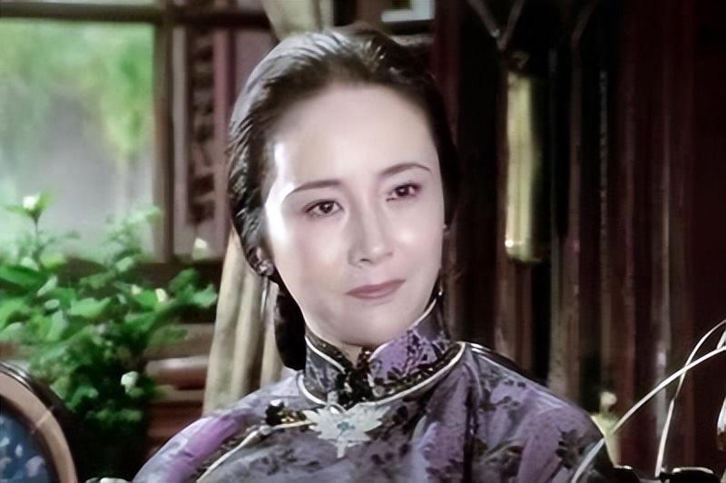 央视主持人顾永菲曾吞300颗安眠药自杀抢救7天7夜如今怎样