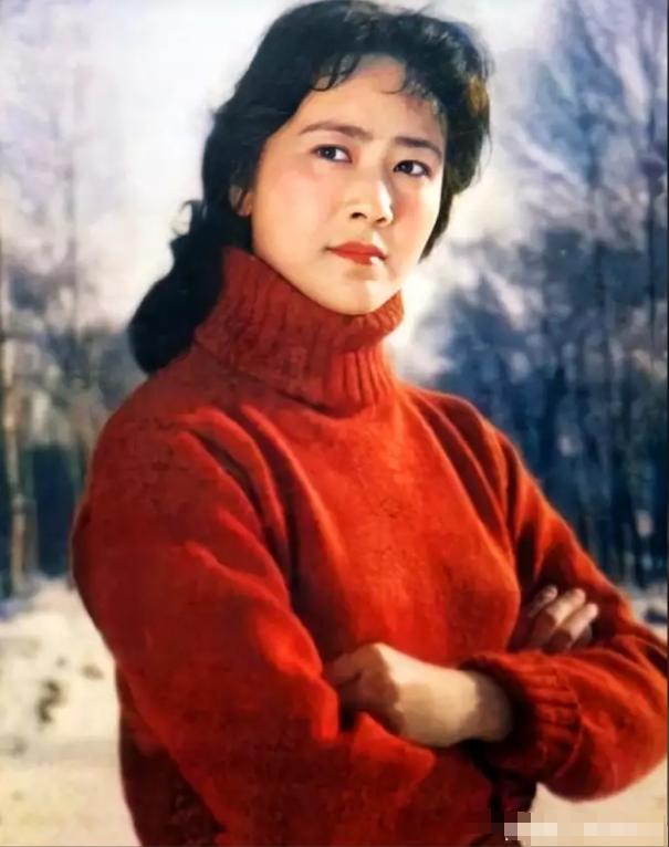 央视主持人顾永菲曾吞300颗安眠药自杀抢救7天7夜如今怎样