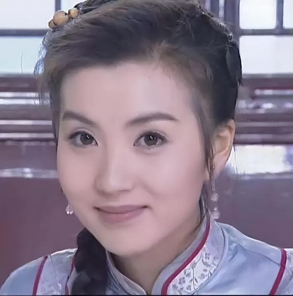 回顾天生狐狸眼的7位女明星杨幂风情万种倪妮一笑百媚生