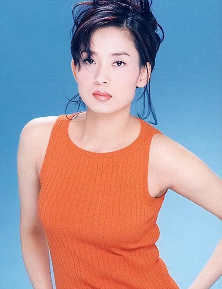 邝美云从贫民窟女孩到香港女富豪她说女人的贵人是自己