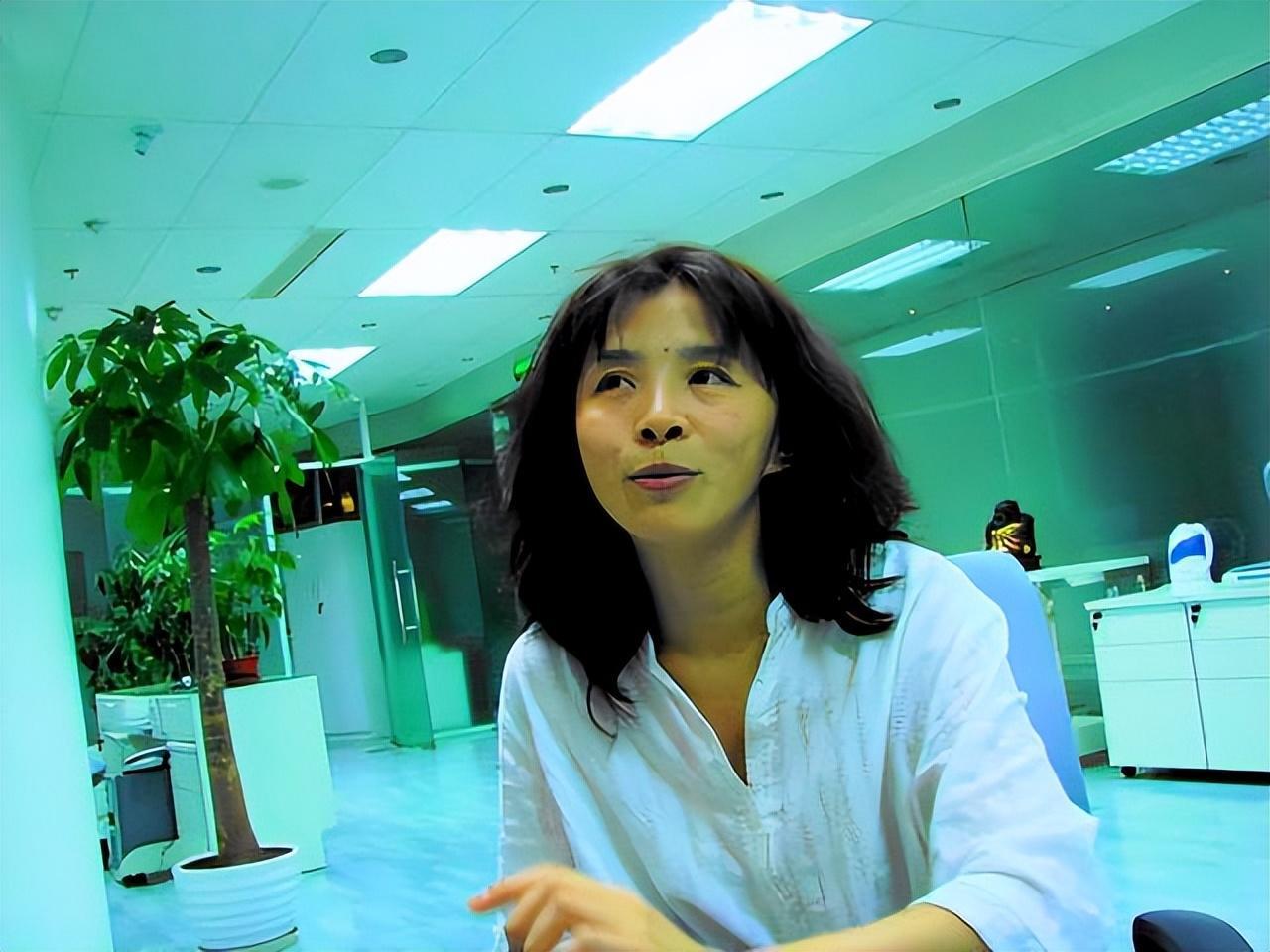 唯独迟蓬是一股清流,在戏里,她几乎永远是又土又丑的农村妇女.
