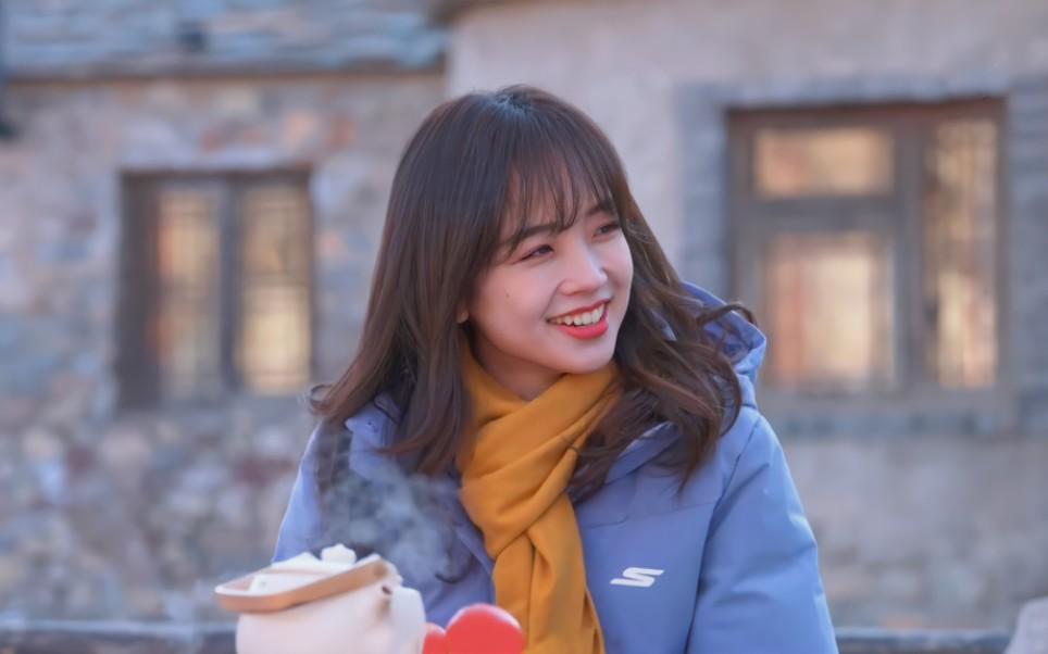 相比于王冰冰她还是稍微比较幸运的,能够站在荧幕前