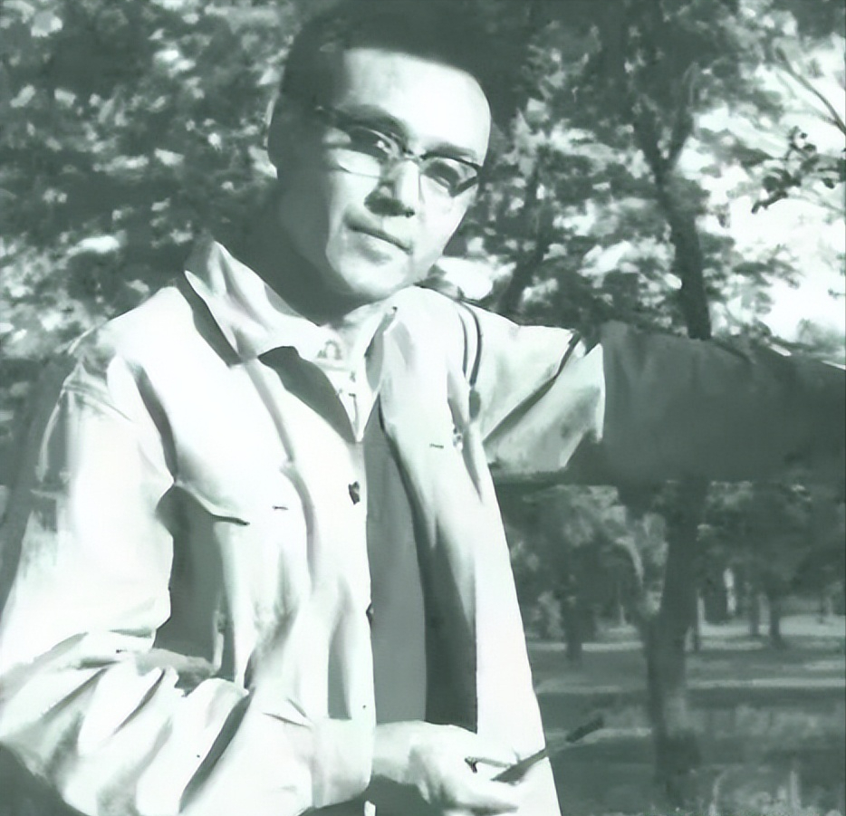 著名演员达式常终生只爱一个人他一生不买车不开车是为何