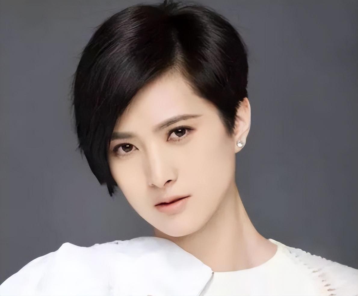 隋俊波错过靳东转身嫁给父亲看准的女婿43岁被婆家宠成公主