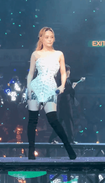 回顾43岁阿娇的水桶腰大象腿拯救了多少女人的身材焦虑