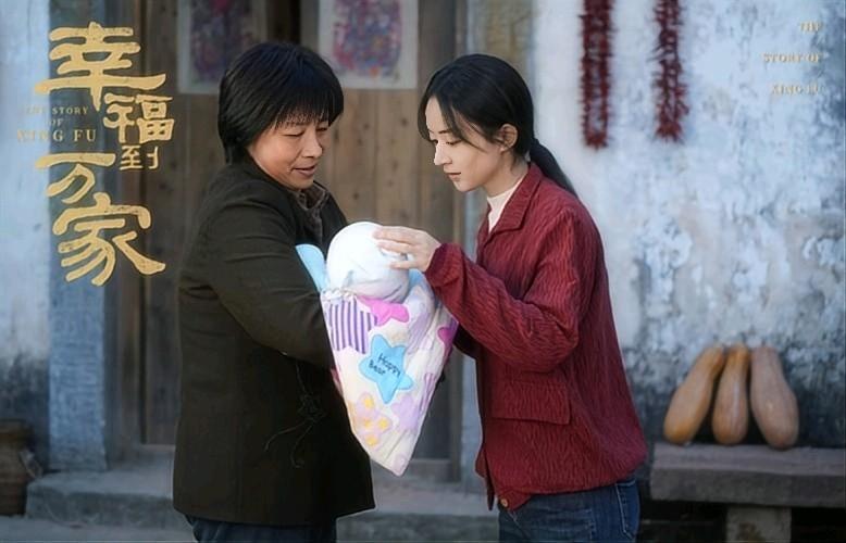 唯独迟蓬是一股清流,在戏里,她几乎永远是又土又丑的农村妇女.