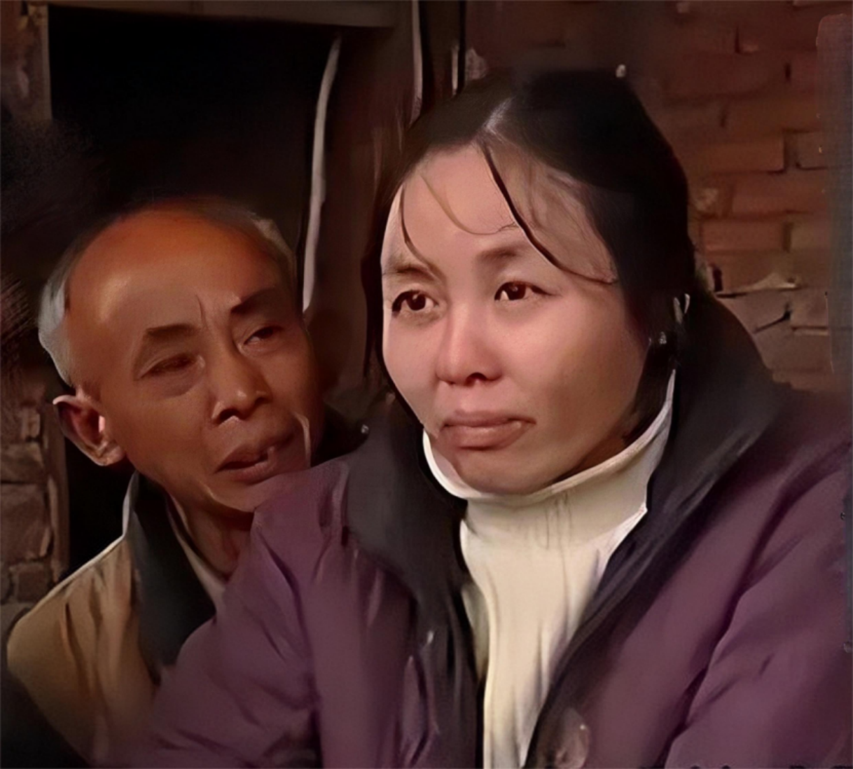 1995年四川19岁少女被120元卖给55岁老汉17年后获救时已变疯