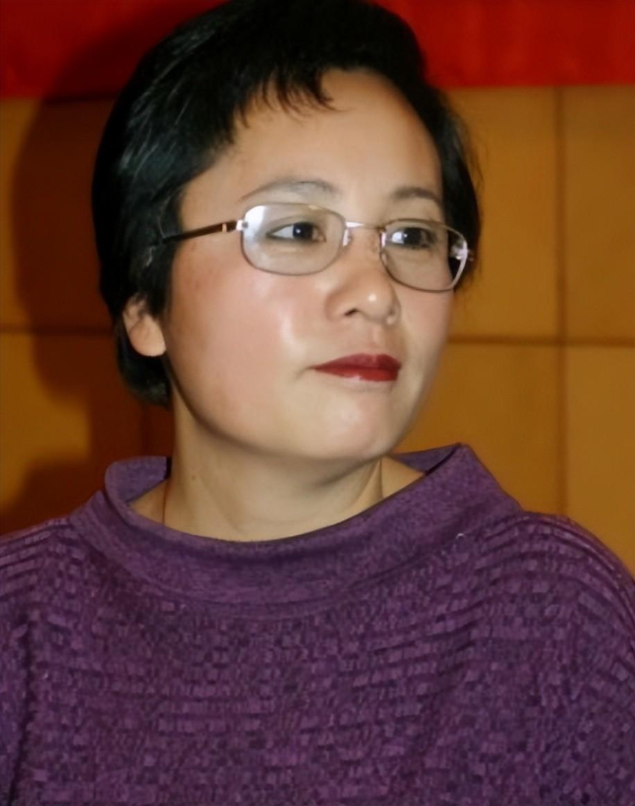 赵忠祥病逝4年再看遗孀张美珠的选择才知道夫妻俩有多明智