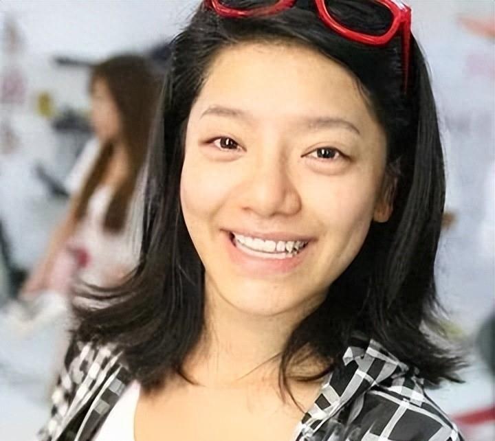 回顾这些超女都整容了今昔对比明显背后是她们想红的无奈