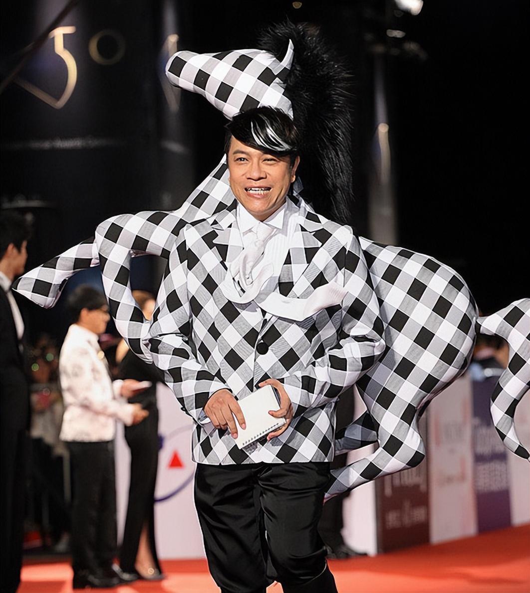 回顾明星下不来台的尴尬现场刘亦菲笑容消失黄渤不愧高情商