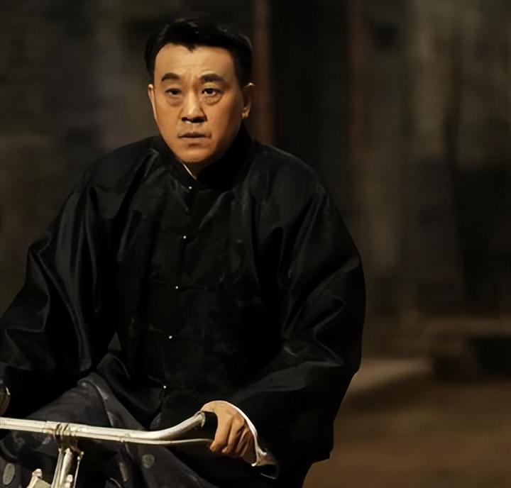 演员何冰结婚几十年0绯闻竟然是因为他的妻子