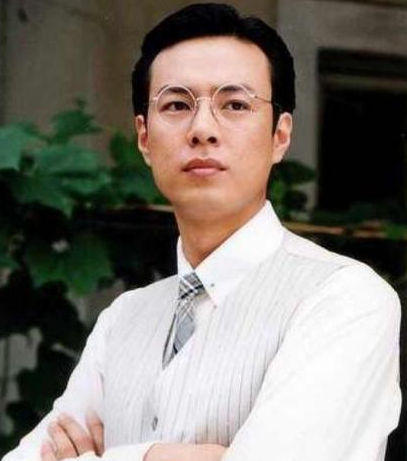 回顾正阳门下女主角害人不浅61岁男配却成顶流