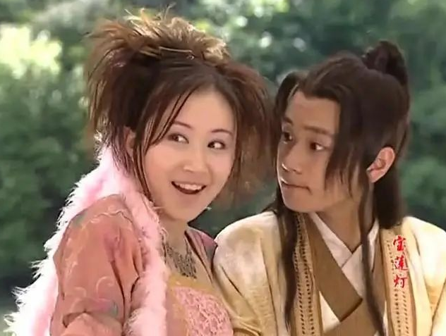 可以说,年少时的曹骏在演艺事业上一帆风顺.