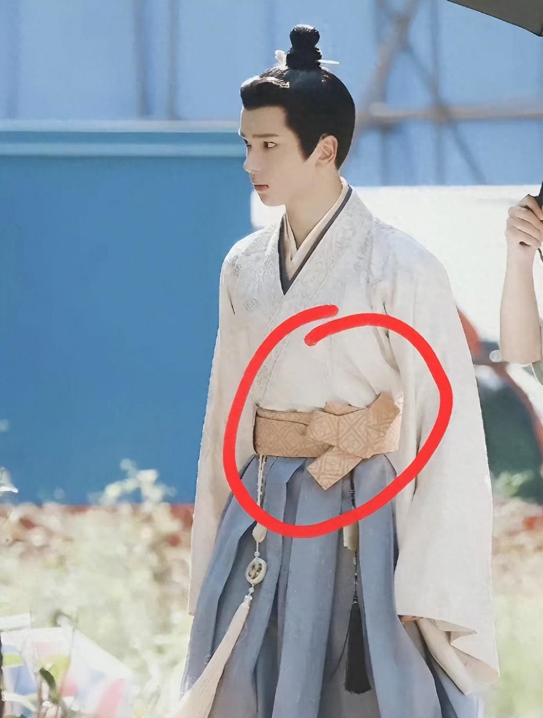 回顾离谱古装剧越来越糊弄观众黄头发吃西餐鸭脖当灵石