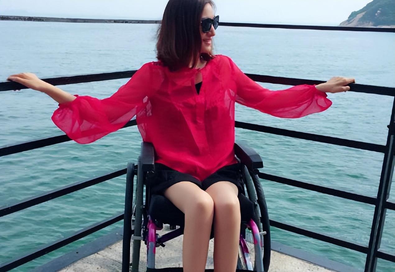 她是前湖南台一姐却在5分钟内全身瘫痪如今公开征婚也无人娶