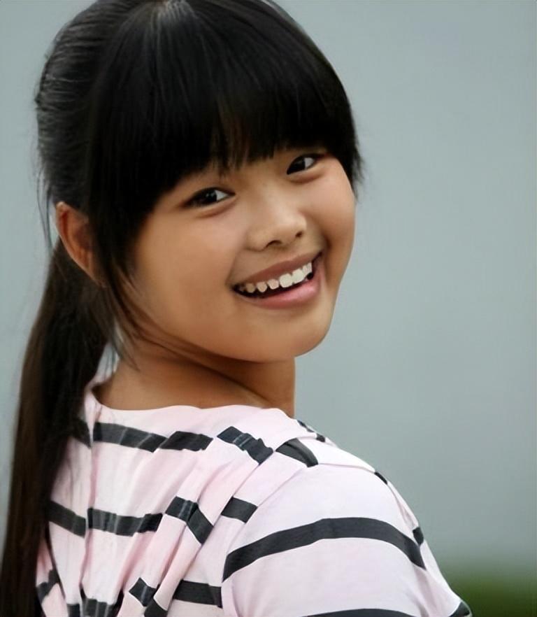 王莎莎靠莫小贝走红被嫌丑长大后即便演小配角也不整容