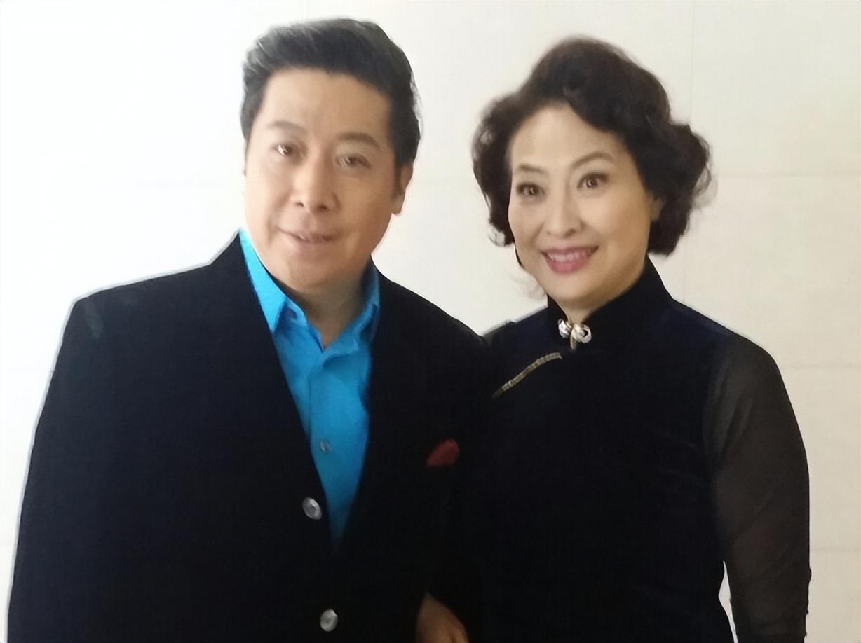 国家一级演员许娣与初恋老公恩爱43年生一子拍戏挣的钱全给他