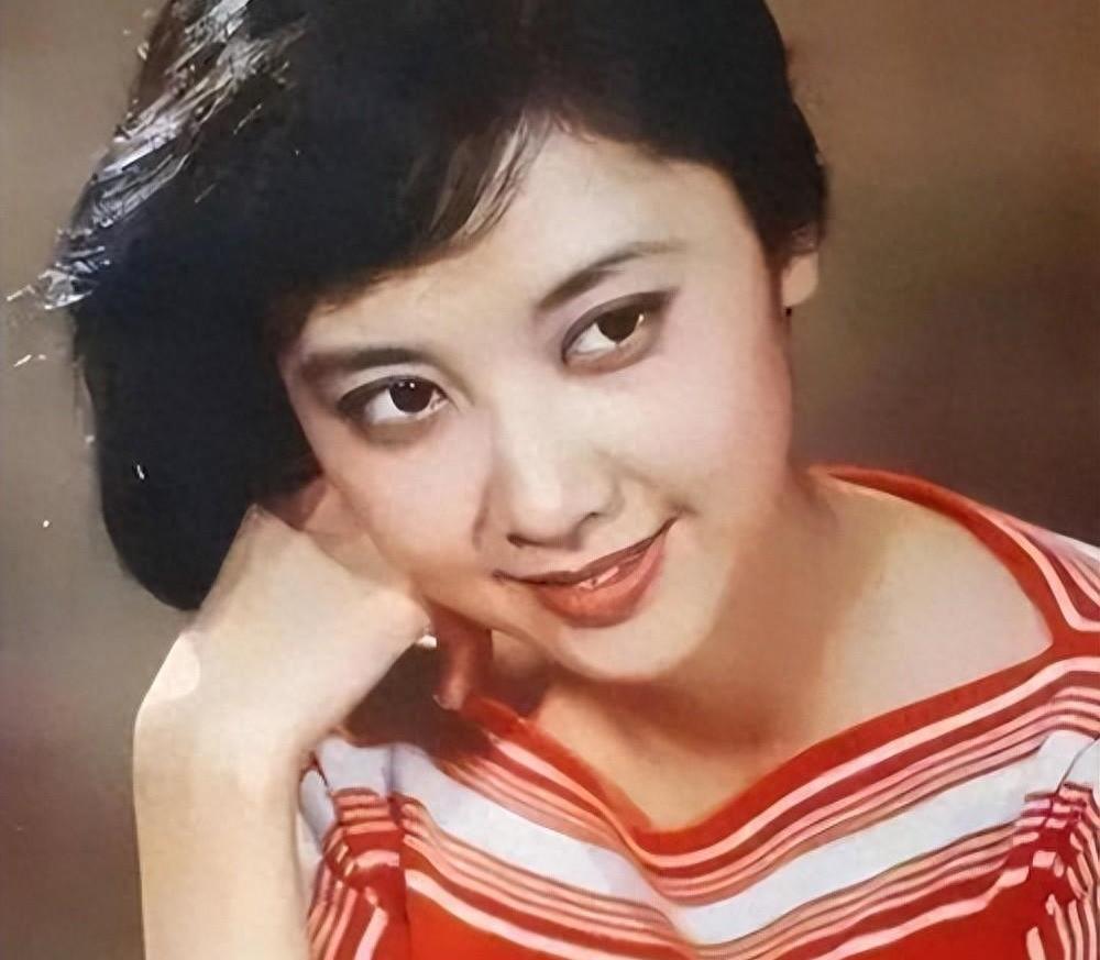 看到71岁朱琳老去的模样才发现杨洁选的第一美女果然名不虚传