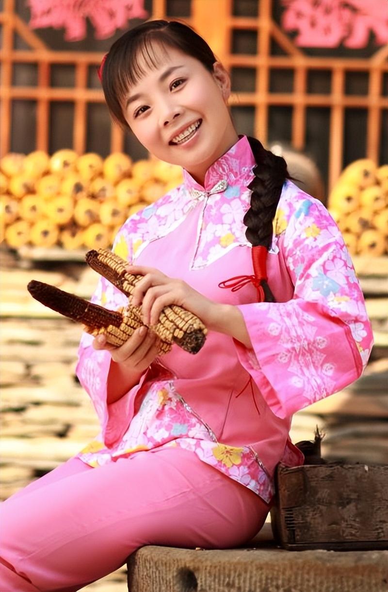 回顾星光大道王二妮放弃百万年薪下嫁农村如今活成这样