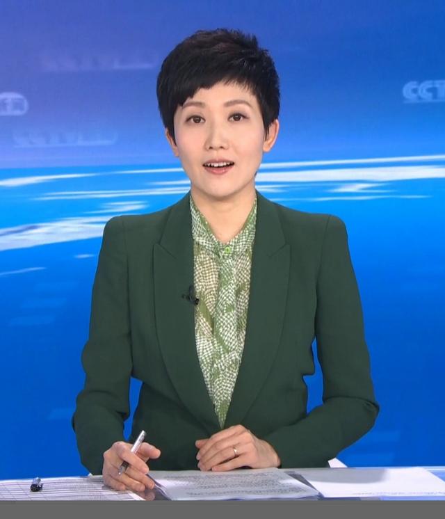 央视新闻女主持人天亮图片