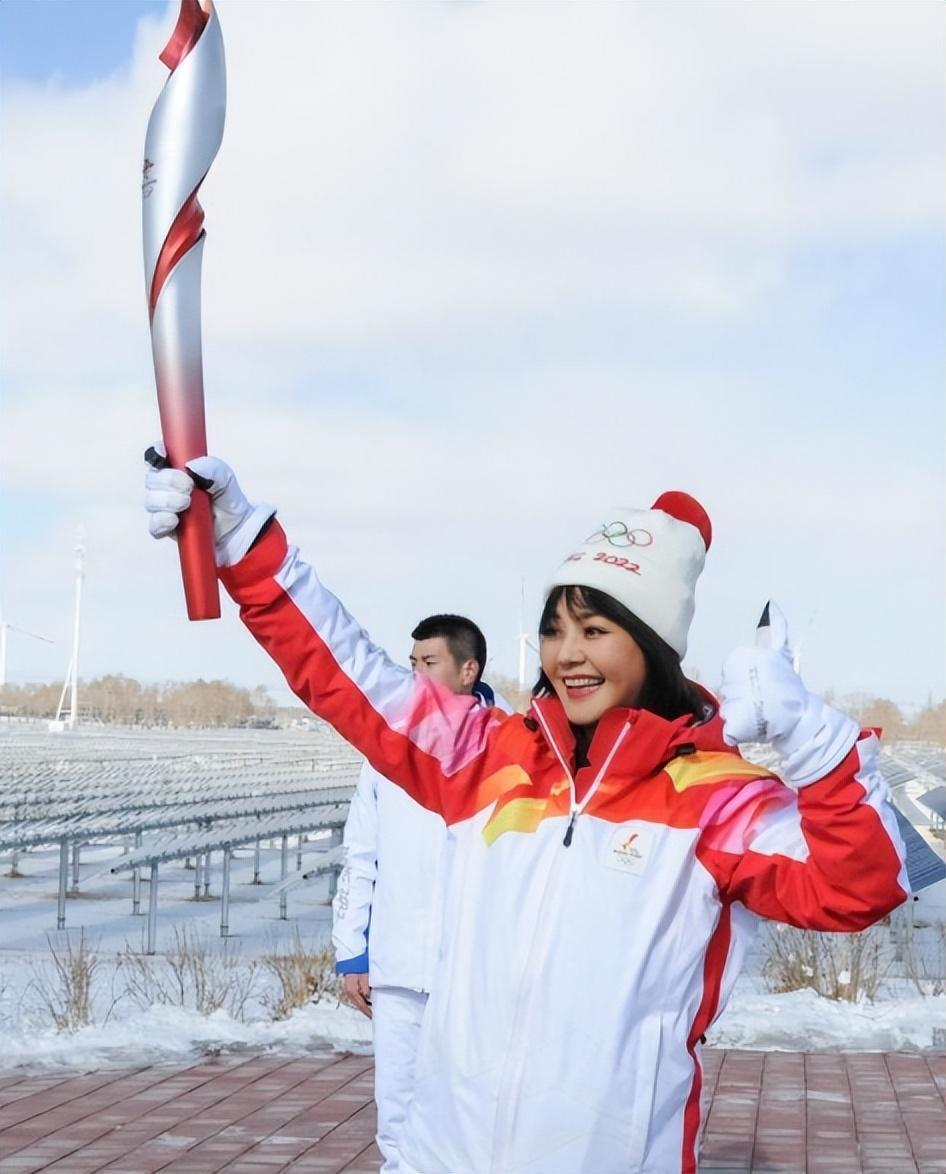 方琼和丈夫杨杨之间有8岁的年龄差,但这并没有影响两人之间的感情.