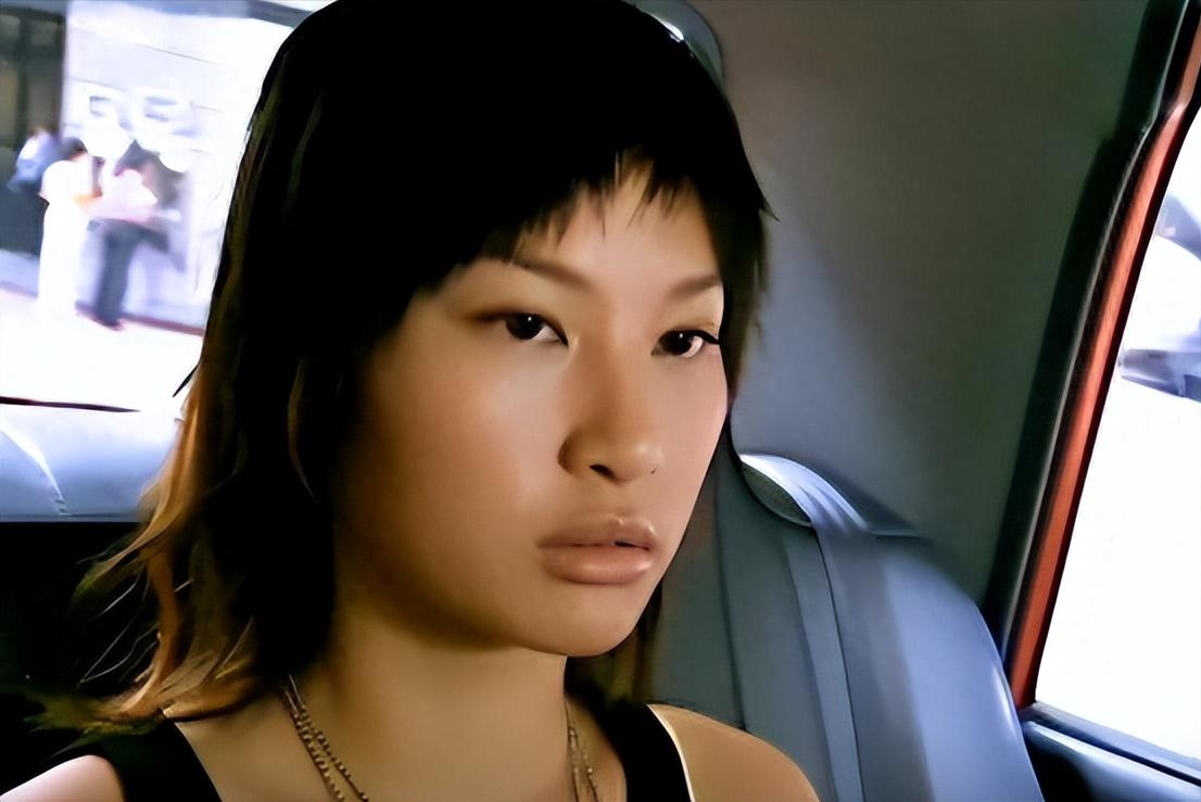 徐子珊为了演戏,也是够豁得出去,在《学警出更》中剃了一头短发,像一