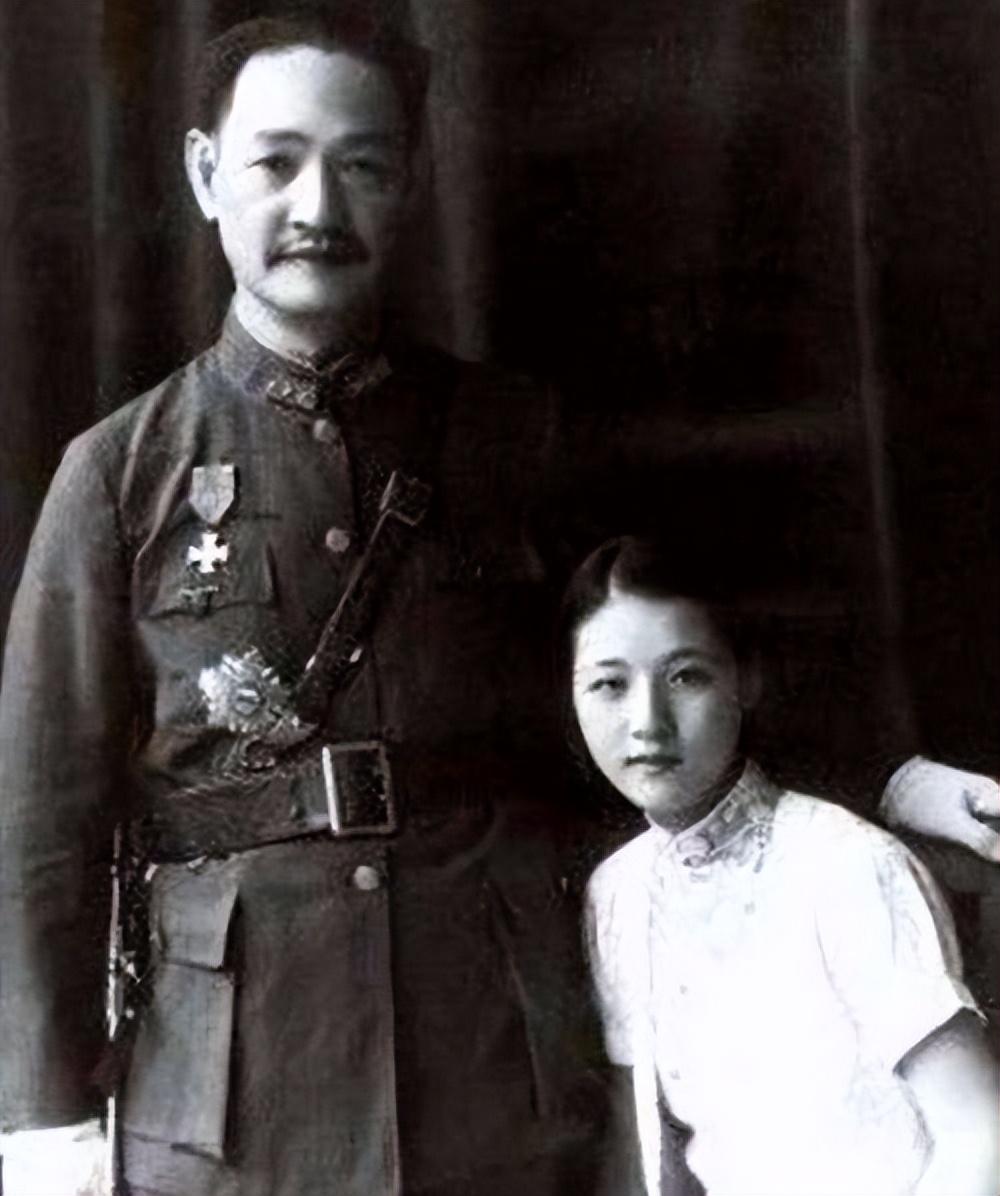 17岁少女嫁给54岁老将怀孕16次为夫生下6女晚年坚称不后悔