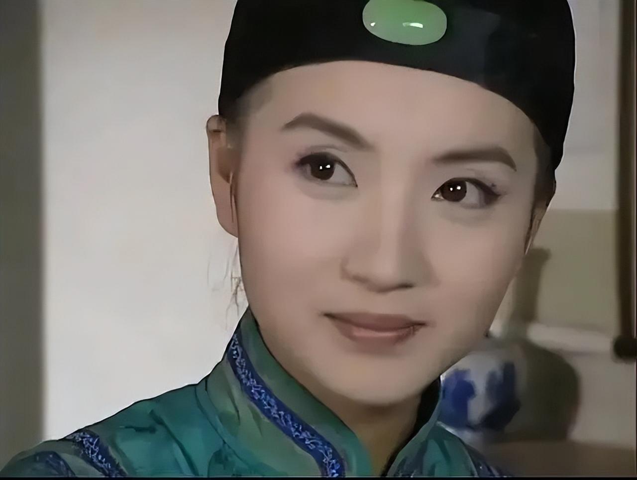 回顾天生狐狸眼的7位女明星杨幂风情万种倪妮一笑百媚生