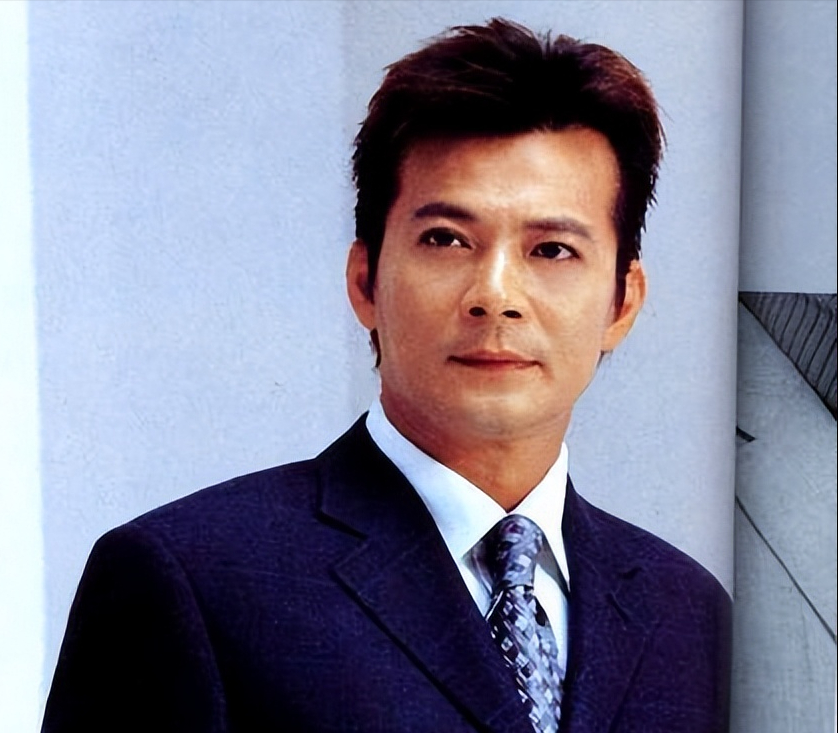 回顾:黄日华:妻子59岁去世,两人相爱40年,发誓终生不会再娶