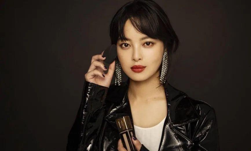 2005年,辛芷蕾正在上大学,为了补贴家用,她经常在外兼职.