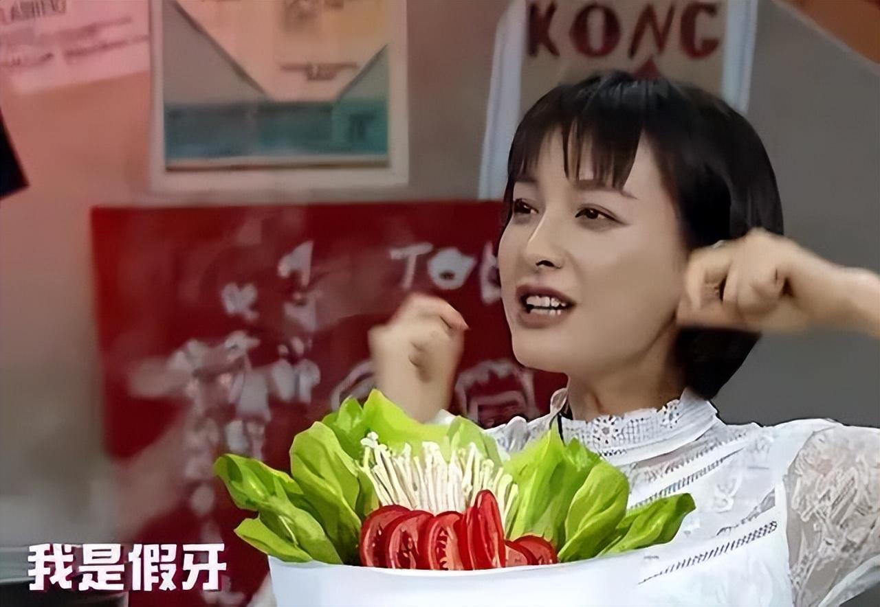 明星烤瓷牙有多可怕有的亮得发蓝有的嘴包不住牙辣眼睛