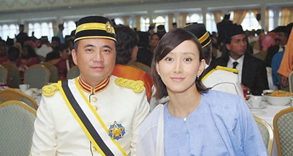 回顾胡静嫁入马来西亚豪门丈夫为了不和她分房睡摘除扁桃体