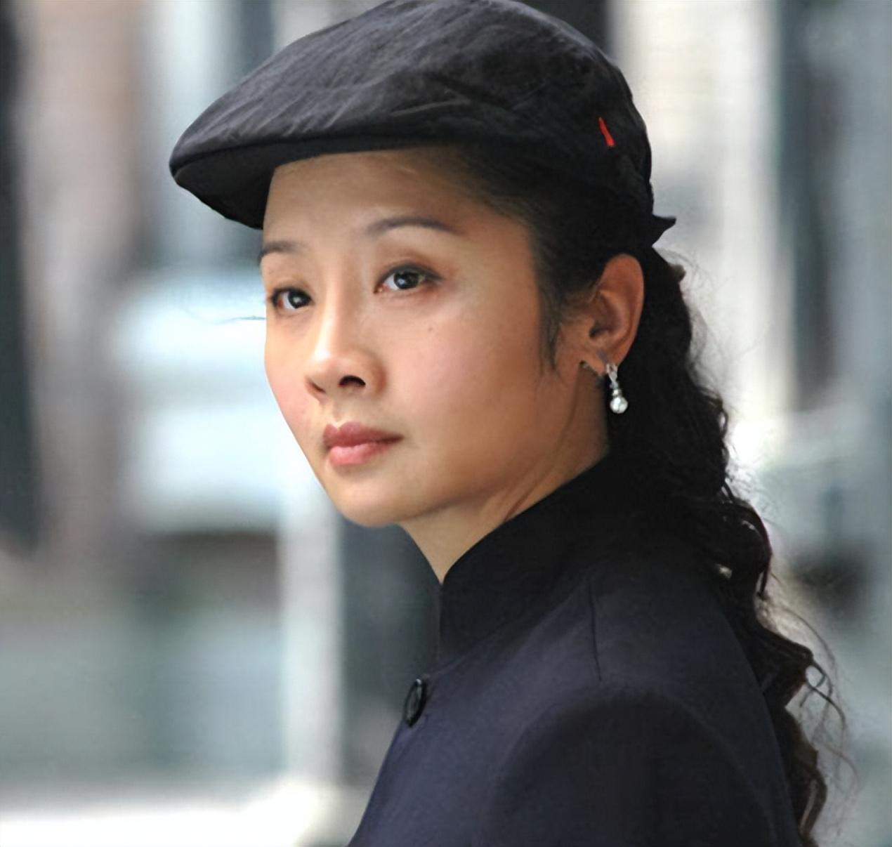 让前妻过丧偶式婚姻却把秦海璐宠上天王新军是渣男还是情种