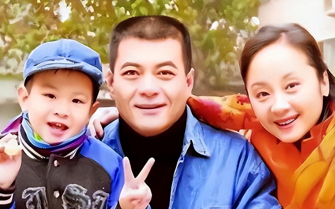 让前妻过丧偶式婚姻却把秦海璐宠上天王新军是渣男还是情种