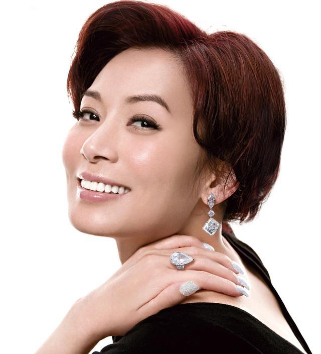 邝美云从贫民窟女孩到香港女富豪她说女人的贵人是自己