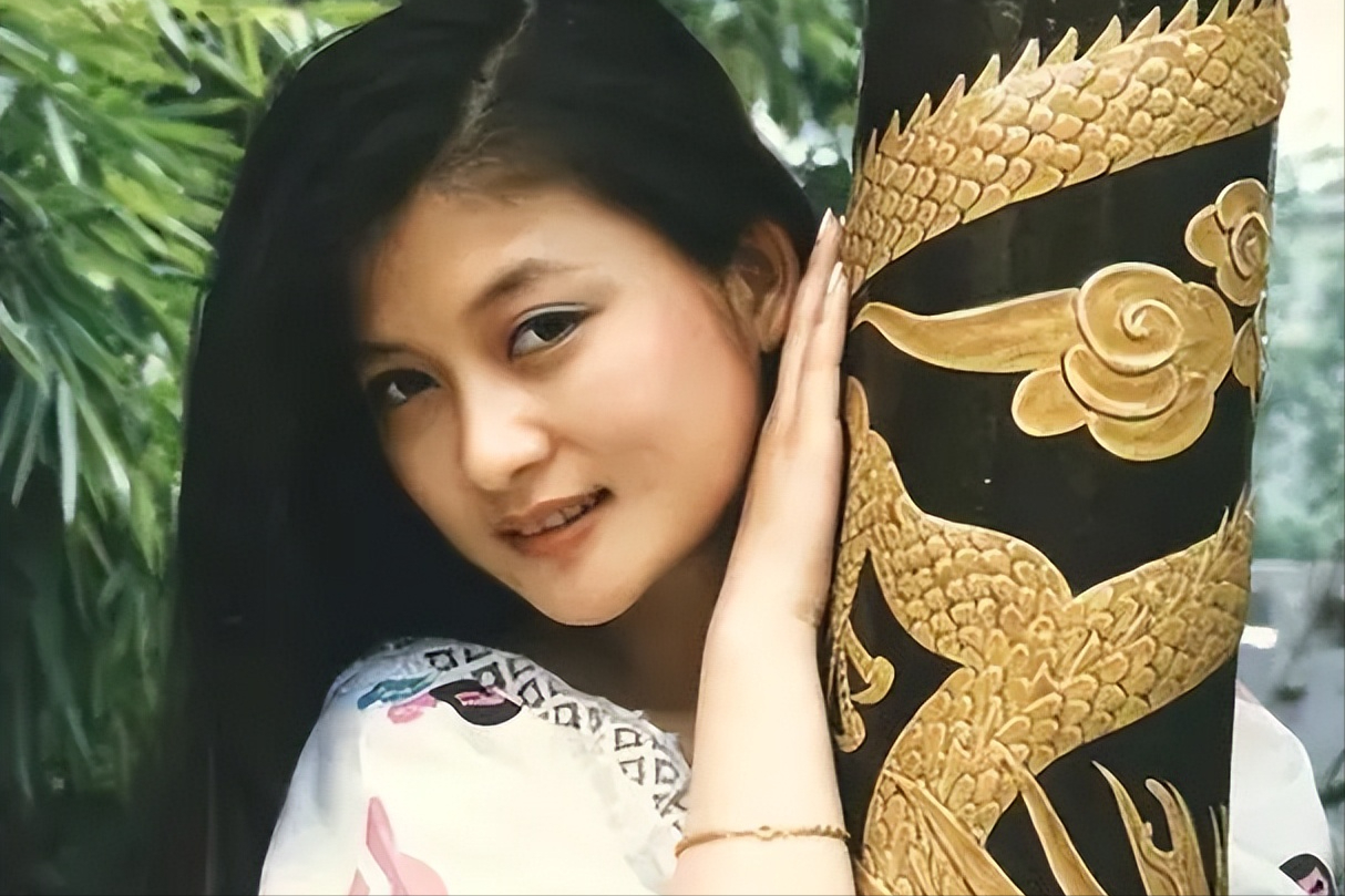 歌手朱晓琳走红背后有艰辛15岁爆红21岁隐退55岁仍未婚