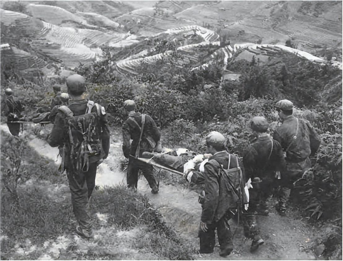 对越反击战吴忠派出200辆坦克欲横扫越南不久被免职咋回事