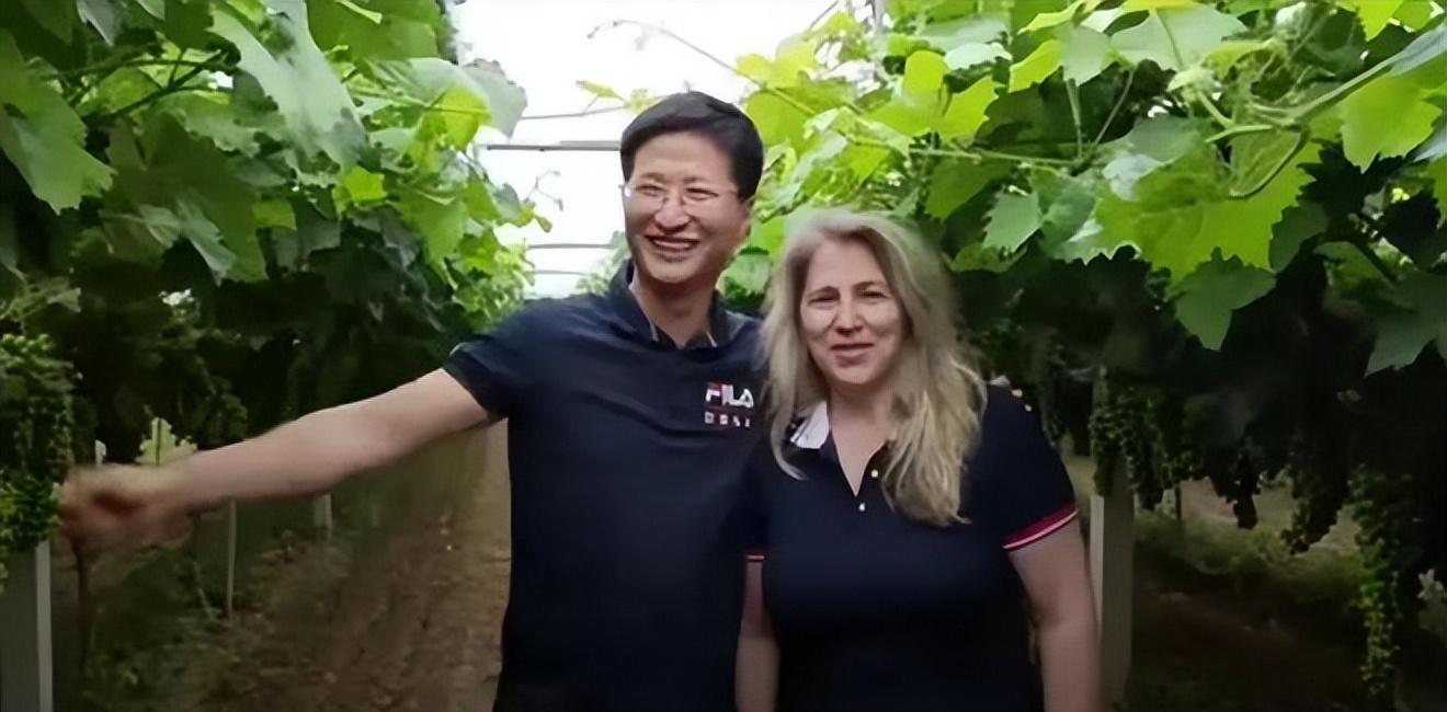 回顾天津小伙娶乌克兰美女因战火花光积蓄带老丈人一家回中国