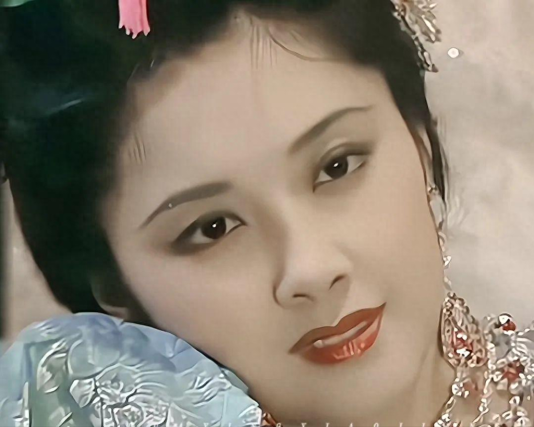 女儿国国王朱琳71岁身材苗条风韵犹存与二婚老公丁克16年