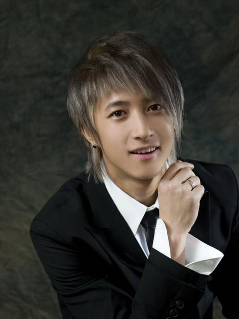 回顾以为是假新闻其实是真新闻从韩庚到撒贝宁离谱又惊人