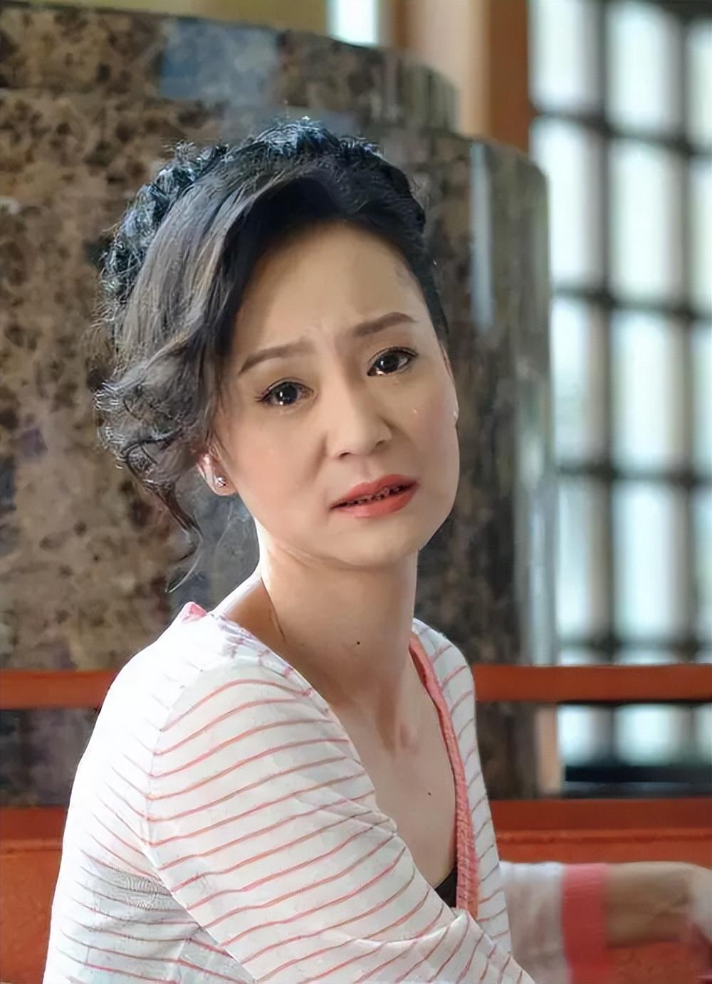 65岁刘雪华:独居13年,全天开着电视,她的寂寥背后是1亿人的痛