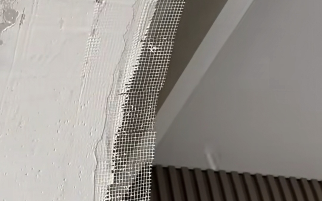 2,极薄斜面灯槽的施工工艺