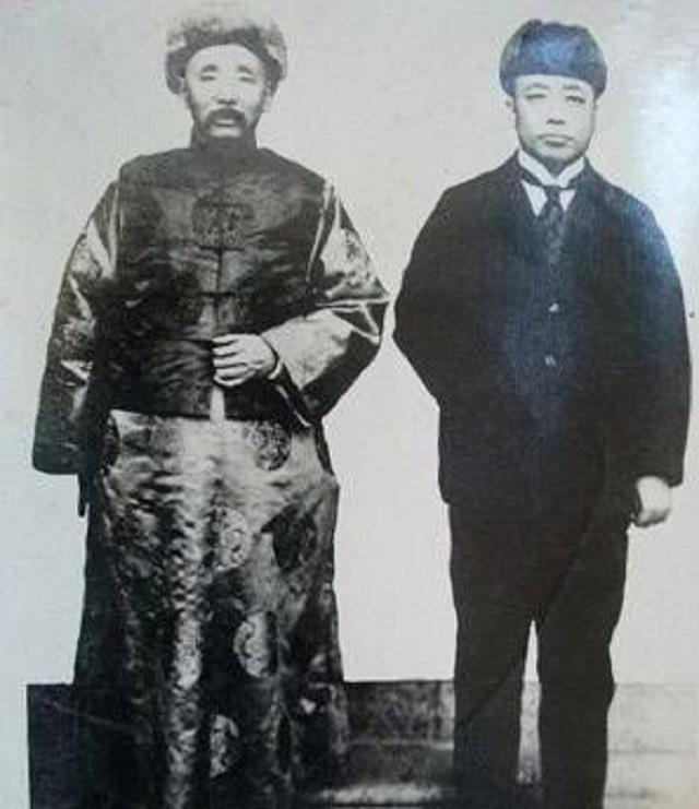 因为号称"东北王"之称的父亲张作霖从北京乘坐火车赶回沈阳的途中,在