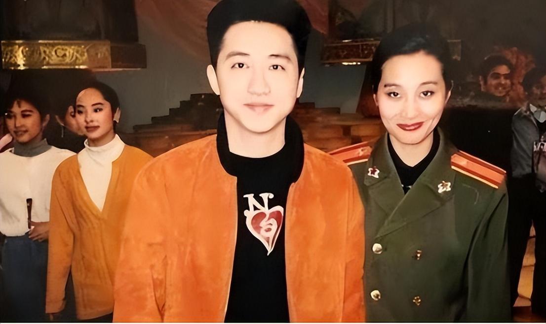 她曾5上春晚和潘长江范伟一同搭档丈夫去世后无奈淡出舞台